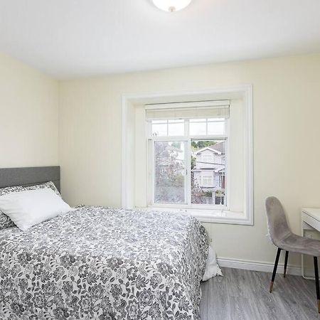 Home Near Downtown Vancouver East@ Joyce Skytrain Bagian luar foto