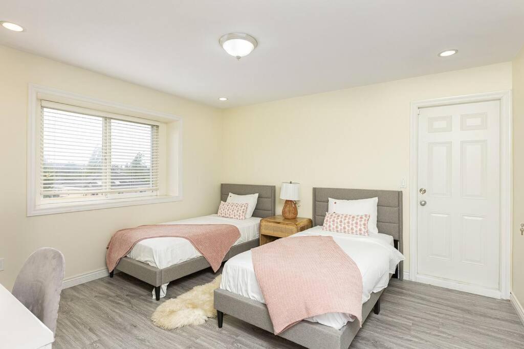 Home Near Downtown Vancouver East@ Joyce Skytrain Bagian luar foto